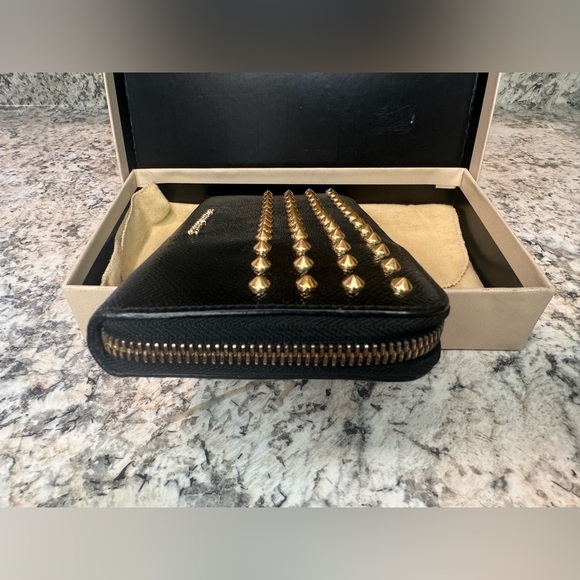 NWOT✨BURBERRY w/ DUSTY & BOX, STUDDED Patent Leather Long Zip Wallet IMMACULATE - Picture 11 of 12